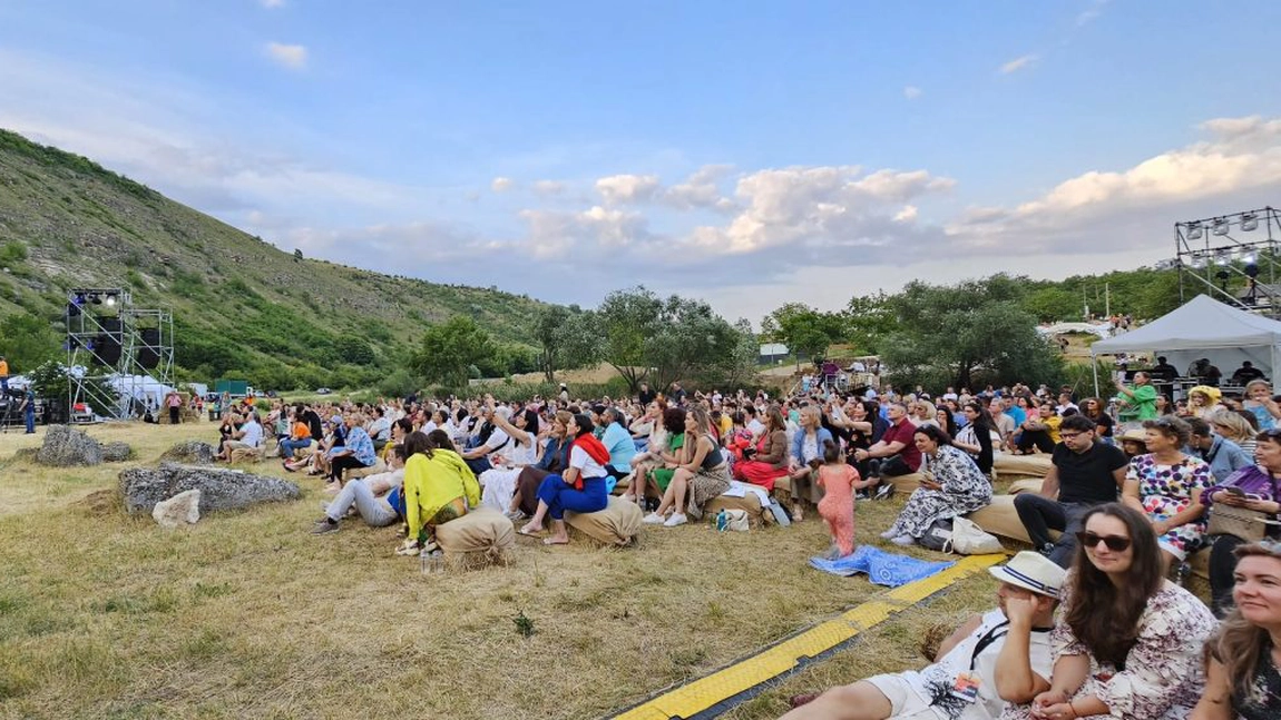 Artiștii Operei Iași au fost ovaționați de mii de spectatori la Festivalul DescOperă