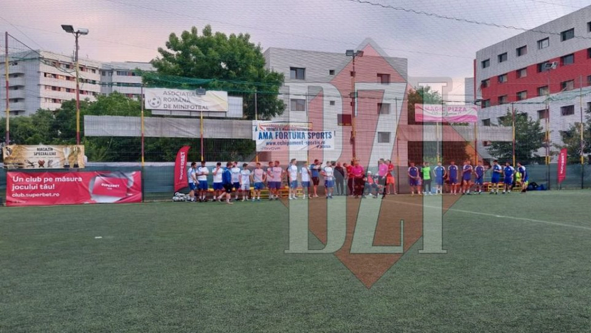 După trei zile, competiția Superliga la Minifotbal a ajuns la final. Disputa pentru trofeu s-a dat între echipa Bellfoot din Iași și ACS Reggio Liriada din Brașov - FOTO, UPDATE
