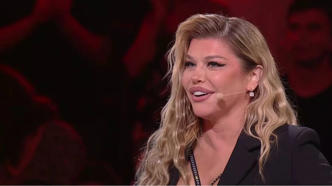 Loredana Groza, petrecere în club la împlinirea celor 53 de ani. Cu cine s-a distrat și cum s-a îmbrăcat