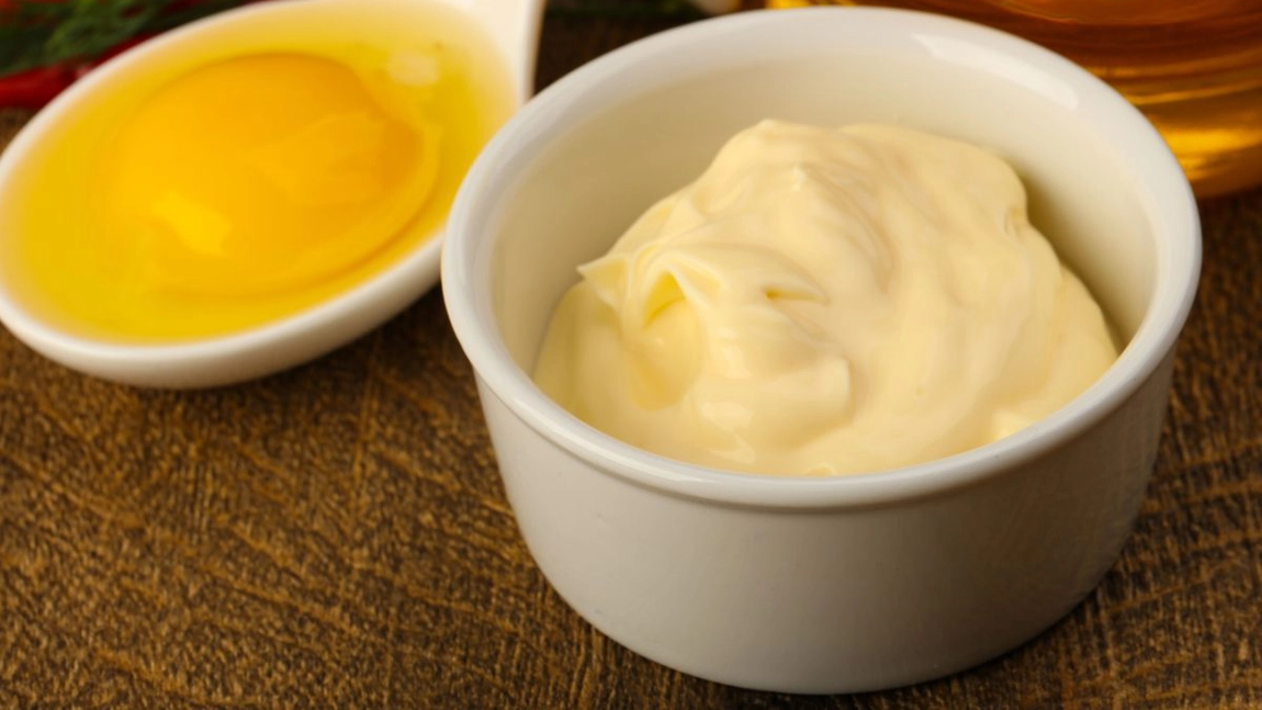 Maioneza la blender. La ce să fii atentă pentru a obține o consistență cremoasă