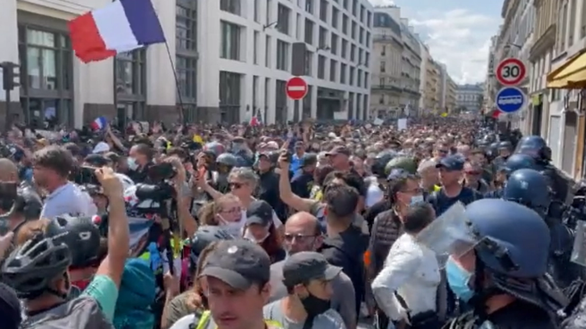 Sindicatele din Franța încearcă lovitura decisivă pentru Macron: 