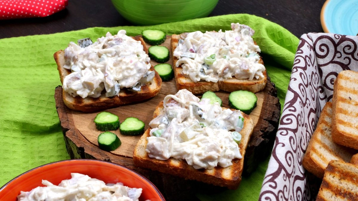 Salata de țelină cu maioneză. Iată cum poți pregăti acest aperitiv