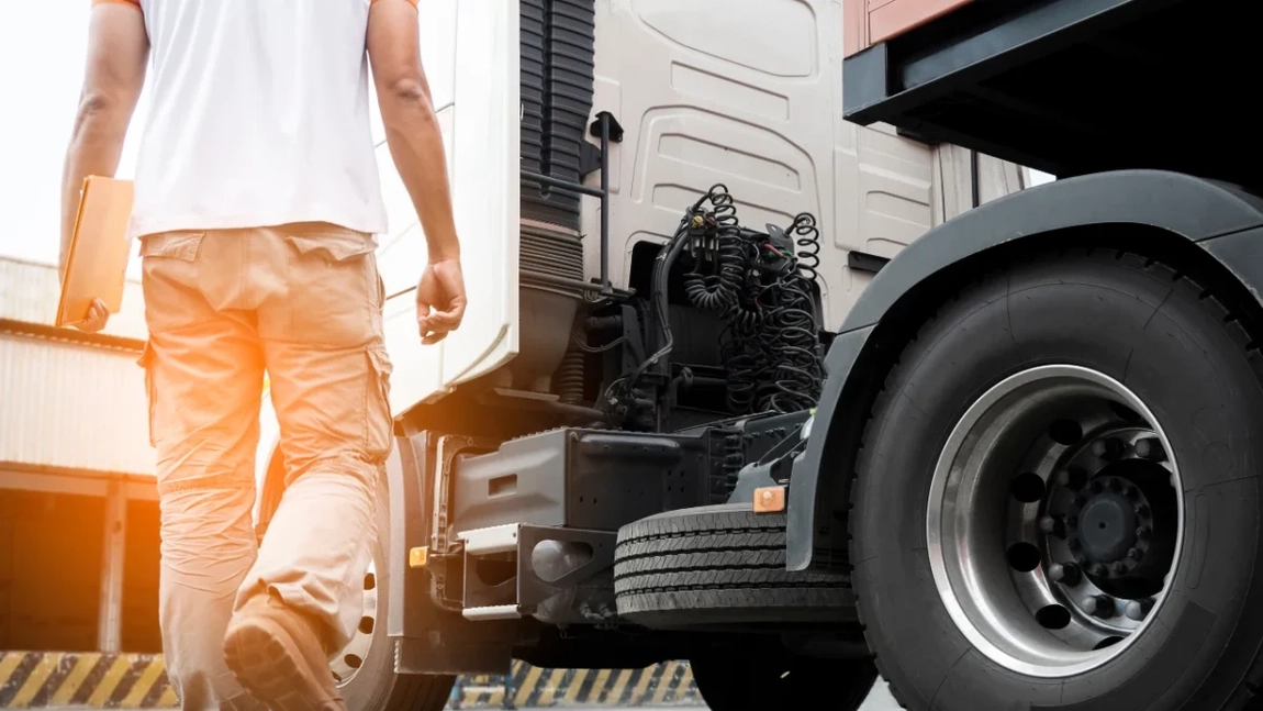 Surpriza unui şofer român de TIR după ce a văzut ce transporta: 