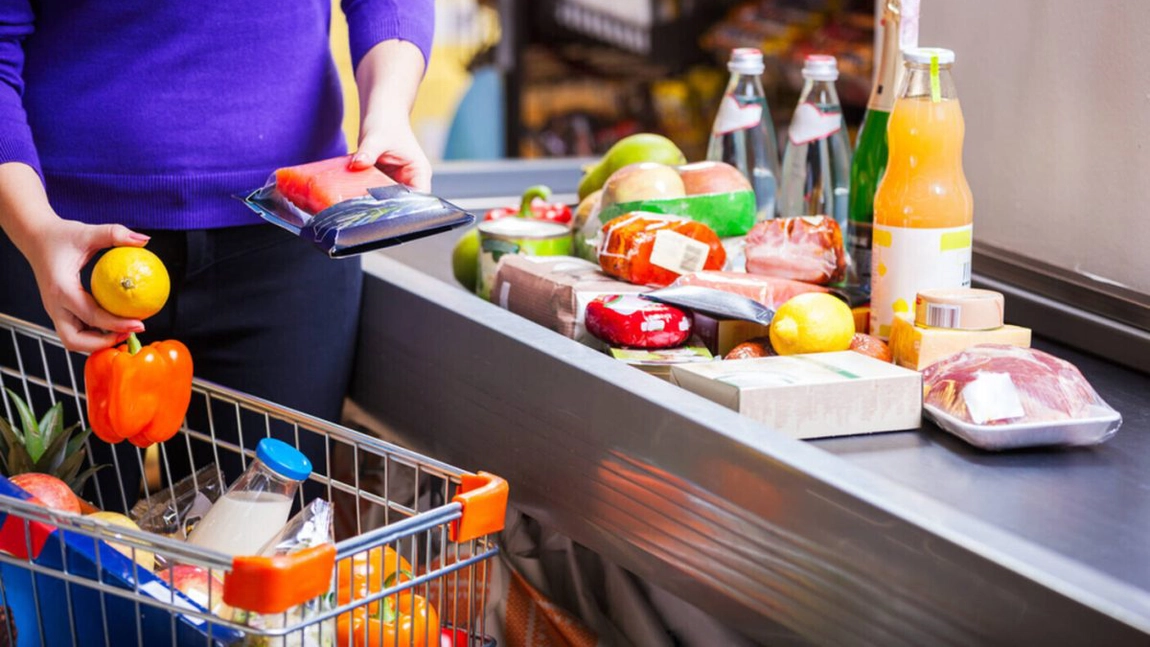Veste bună pentru românii care primesc vouchere de alimente: mai mulţi bani în luna iunie