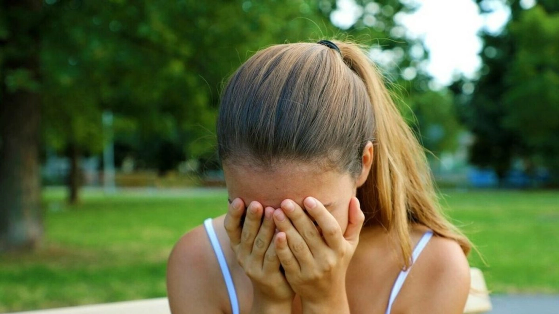 Caz revoltător descoperit în Galaţi. O fată de 14 ani a fost abuzată sexual de un bărbat de 53 de ani, timp de aproape 2 ani