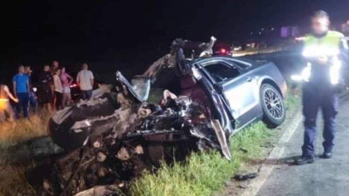 Tragedie rutieră în Buzău: Tată și fiică, morți după ce mașina a intrat într-un camion