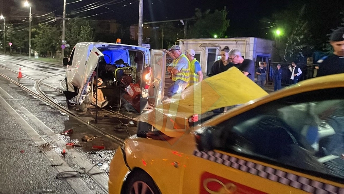 Accident rutier grav în municipul Iași. Șoferul vinovat are o alcoolemie de 0,84 mg/l alcool pur în aerul expirat - EXCLUSIV/FOTO/LIVE VIDEO
