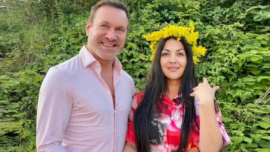 Alin Oprea i-a închis gura într-un mod genial unui internaut cârcotaș care critica modul în care artistul își răsfață soția. ”Merită să o duc și pe lună”