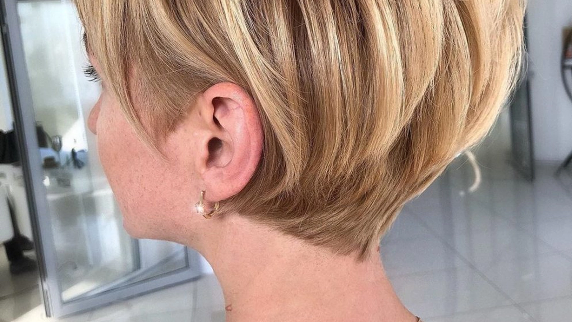 Poze – tunsoare bob scurt și filat. Alege un look modern, elegant și versatile
