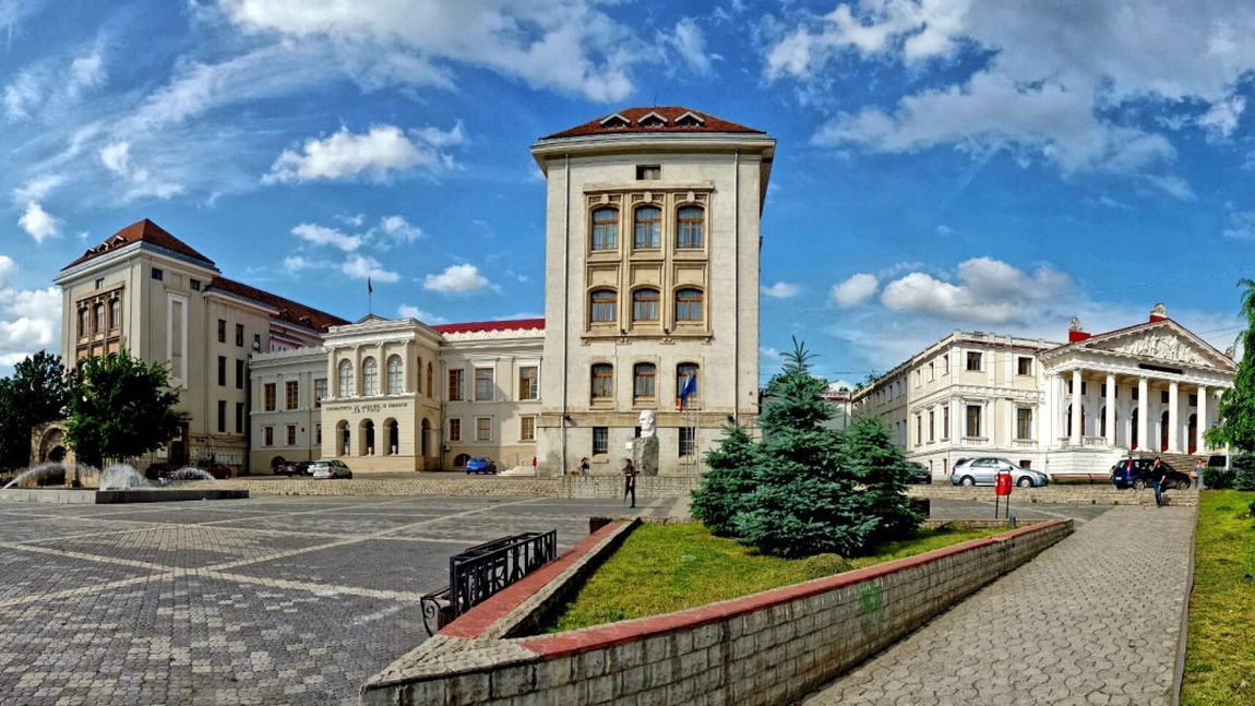 S-au afișat rezultatele la Admiterea 2024, după testul scris, la UMF Iași! Iată care au fost ultimele medii, buget și taxă, de intrare