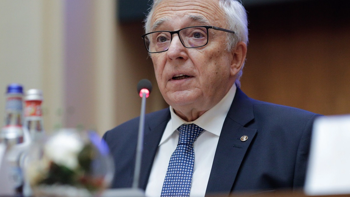 Mugur Isărescu, guvernatorul Băncii Naționale a României, discuții despre majorările de taxe și impozite - VIDEO