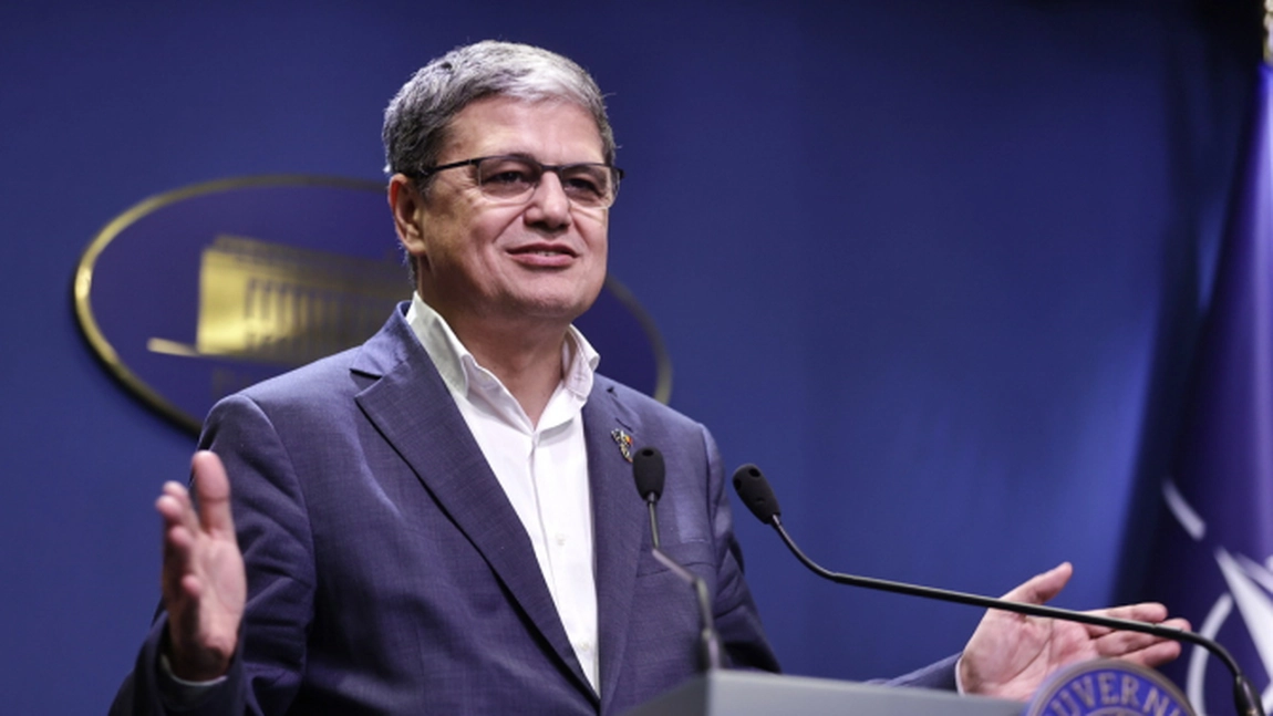 Ministrul Finanţelor Marcel Boloş a ieşit şi a discutat cu protestatarii: 
