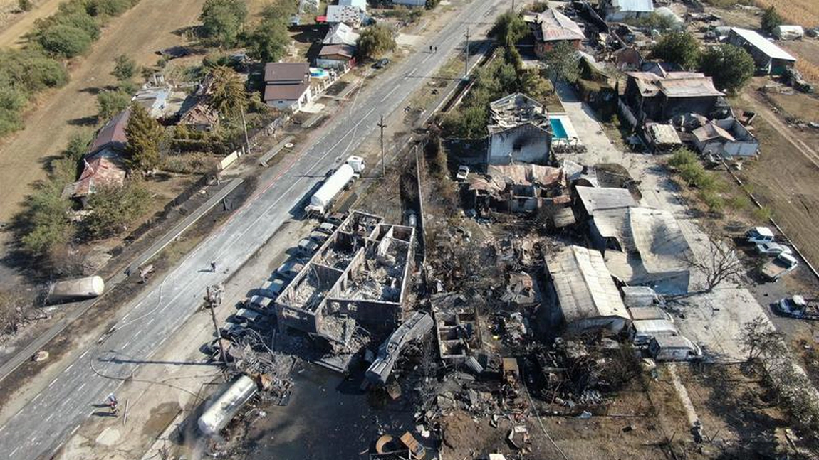 Pericol de o nouă explozie? Scurgeri de gaze la una dintre cisternele de la Crevedia