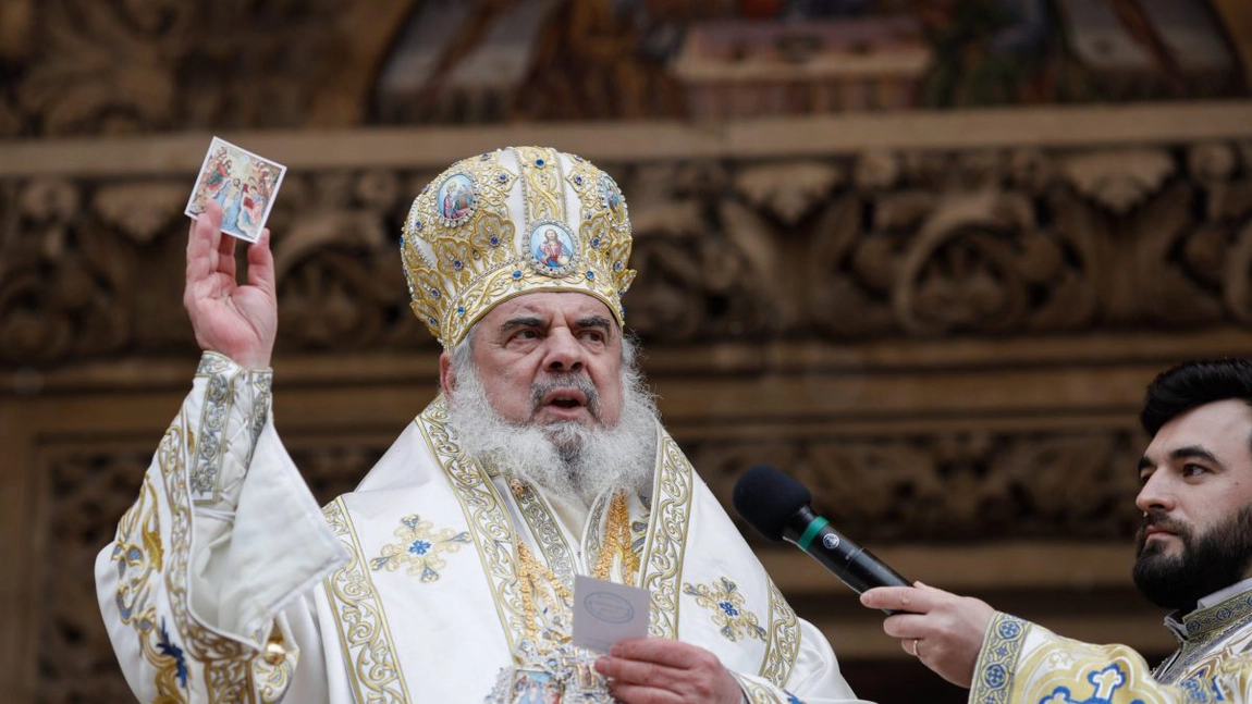 Patriarhul Daniel a luat o decizie radicală, după ce a aflat, din presă, că unul dintre diaconii săi este mason