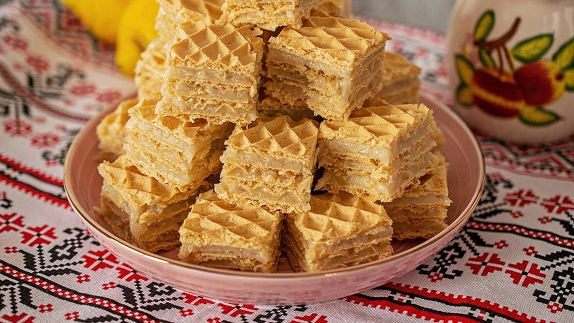 Foi de napolitane umplute. Un desert ușor de pregătit pe gustul oricui