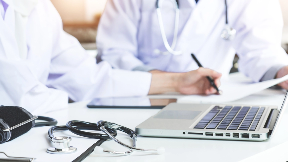 Colegiul Medicilor din România anunţă că s-a autosesizat cu privire la cazurile de la Botoşani şi Târgu Jiu