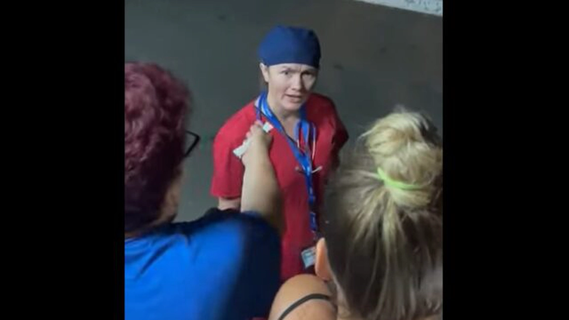 Medic de la spitalul din Botoșani, către oamenii care protestau după moartea tinerei gravide: „Țipați ca niște animale!” - VIDEO