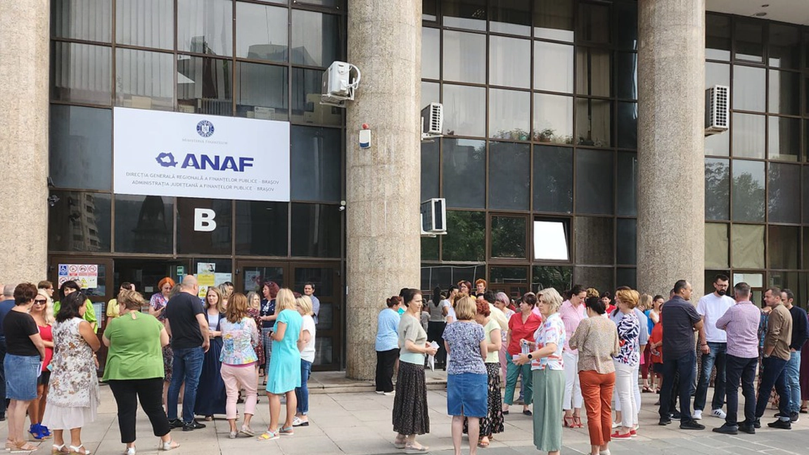 O nouă zi, un nou protest al angajaților din Finanțe. Solicitările administrațiilor fiscale nu au fost soluționate