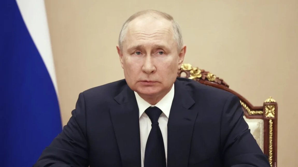 Vladimir Putin a promulgat legea care stabileşte vârsta serviciului militar obligatoriu între 18 şi 30 de ani