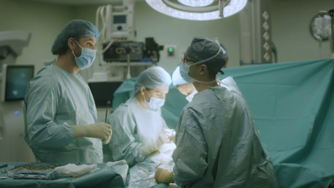 Cât durează recuperarea după operaţia de hernie de disc? Iată câteva sfaturi pentru a evita neplăcerile