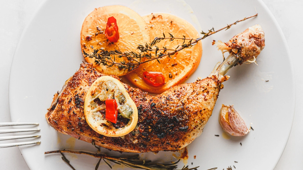 Pulpă de rață confiată. Secretele marilor bucătari pentru un preparat spectaculos