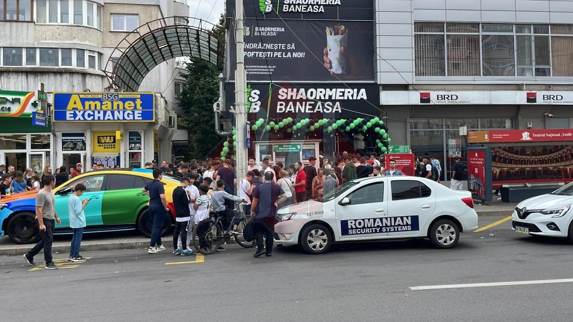 S-a deschis Shaormeria Băneasa în Păcurari! Se dau 1.000 de shaorma gratis. Sute de ieșeni își așteaptă rândul - FOTO/VIDEO