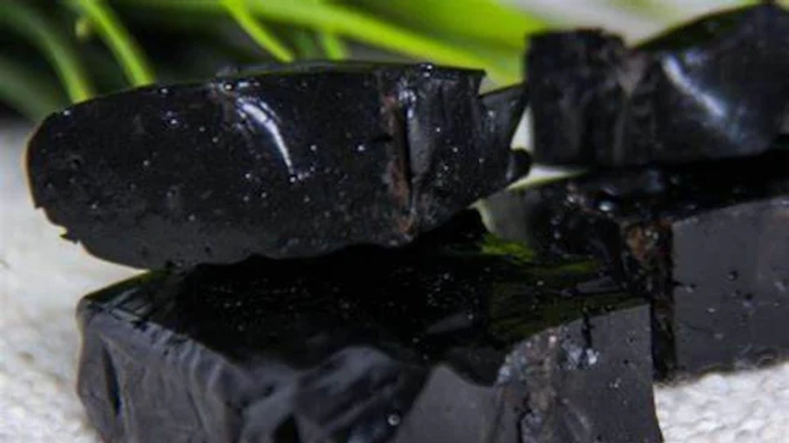 Shilajit: Beneficii pentru barbati si femei. Tratament ayurvedic cu întrebuințări uimitoare