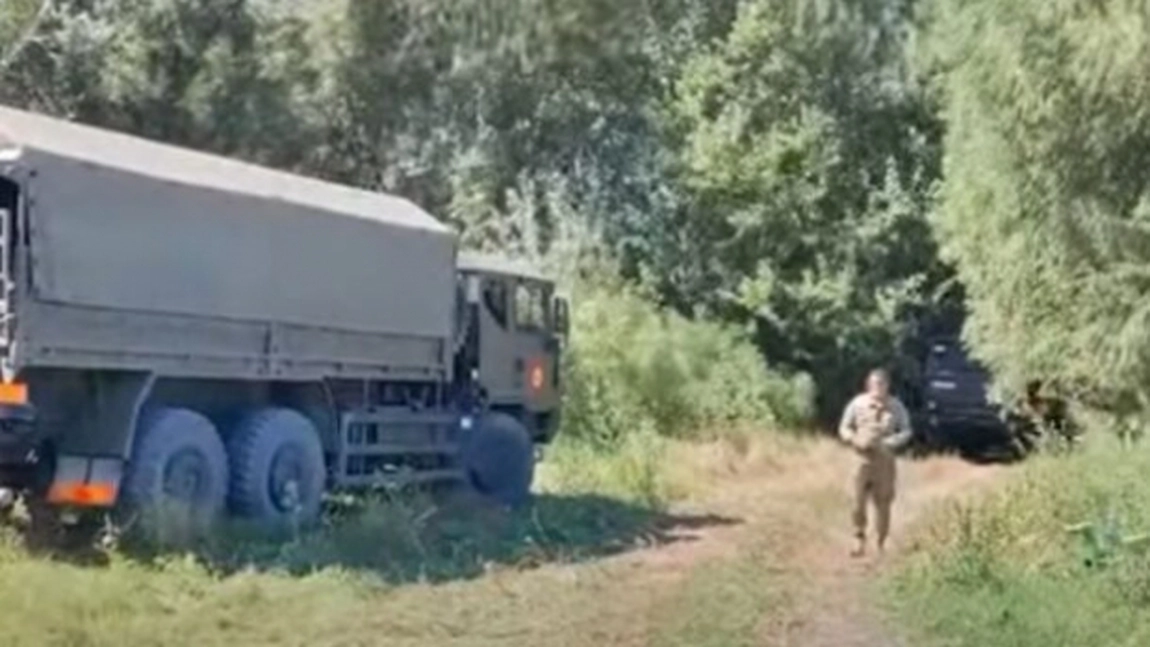MApN a început să instaleze buncăre în Tulcea. La lucrări participă 50 de militari