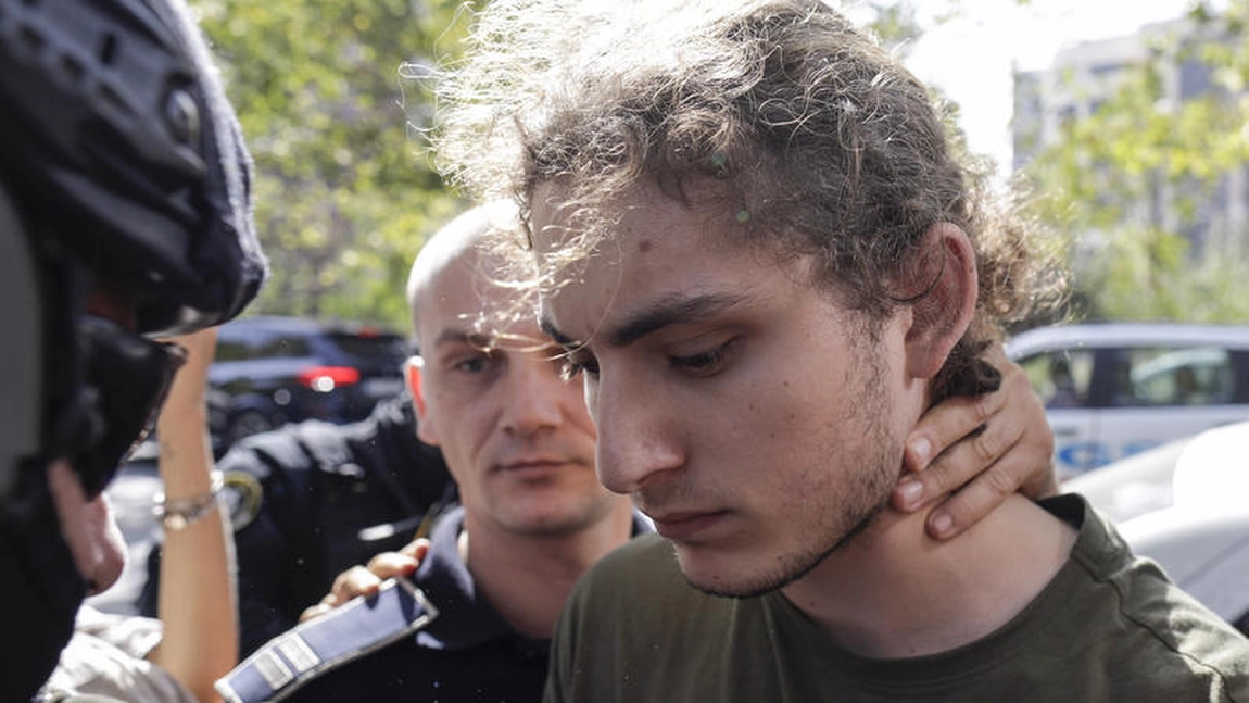 Cu cine ar fi chefuit Vlad Pascu după ce poliția l-a lăsat să plece în noaptea în care a omorât doi studenți