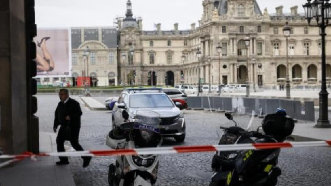 Palatul Versailles este evacuat, după o nouă alertă cu bombă - VIDEO