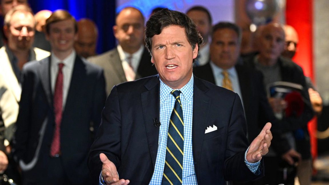 Ziaristul Tucker Carlson ia atitudine și apără Biserica românilor din Ucraina, în timp ce ai noștri stau cu mâinile în sân: „Nu există nicio bază pentru interzicerea unei confesiuni religioase”