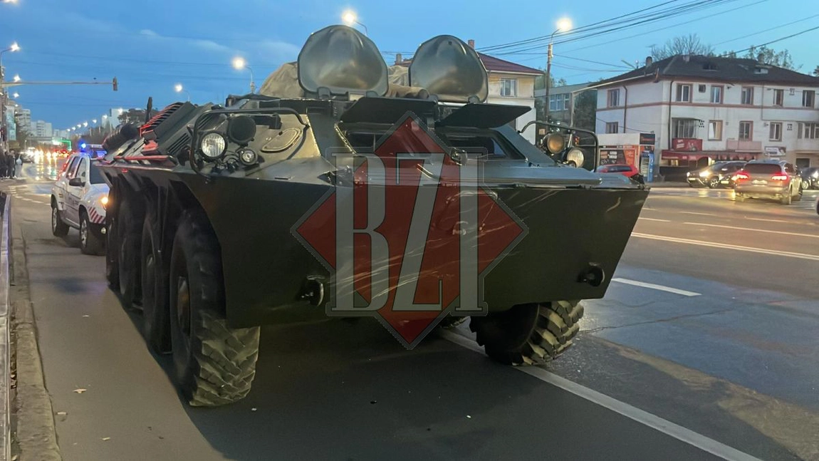 La un pas de tragedie la Granit! Un TAB al Armatei Române a făcut zob un autoturism condus de o femeie - GALERIE FOTO, UPDATE, EXCLUSIV, VIDEO