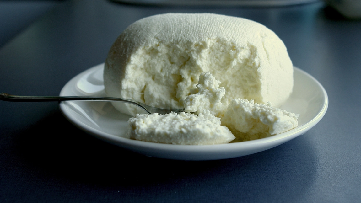 Rețete cu brânză proaspătă de vaci. Ce delicii culinare poți pregăti din acest ingredient delicios