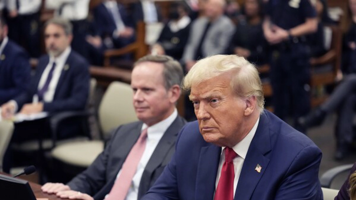 Donald Trump a fost amendat cu 5.000 de dolari pentru insulte online aduse grefierului instanței