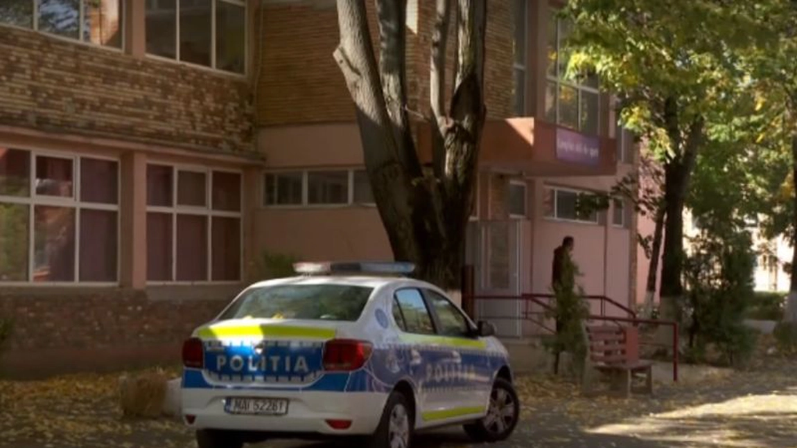 Scandal într-un liceu, unde un elev a fost bătut de trei colegi mai mari! Tatăl victimei i-a bătut ulterior pe agresorii