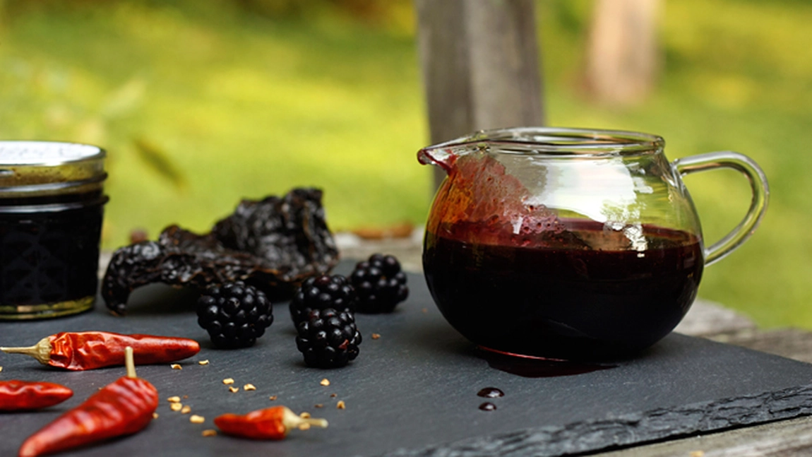 Sirop de mure pentru iarnă. Cum să păstrezi aroma murelor proaspete