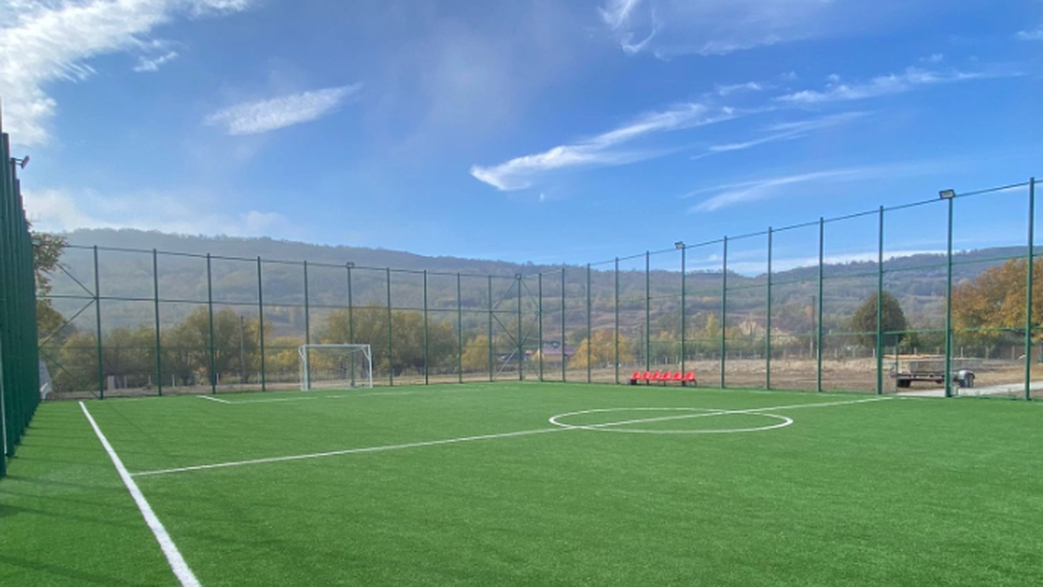Terenul de sport din comuna Victoria a fost finalizat. Consiliul Județean a făcut anunțul