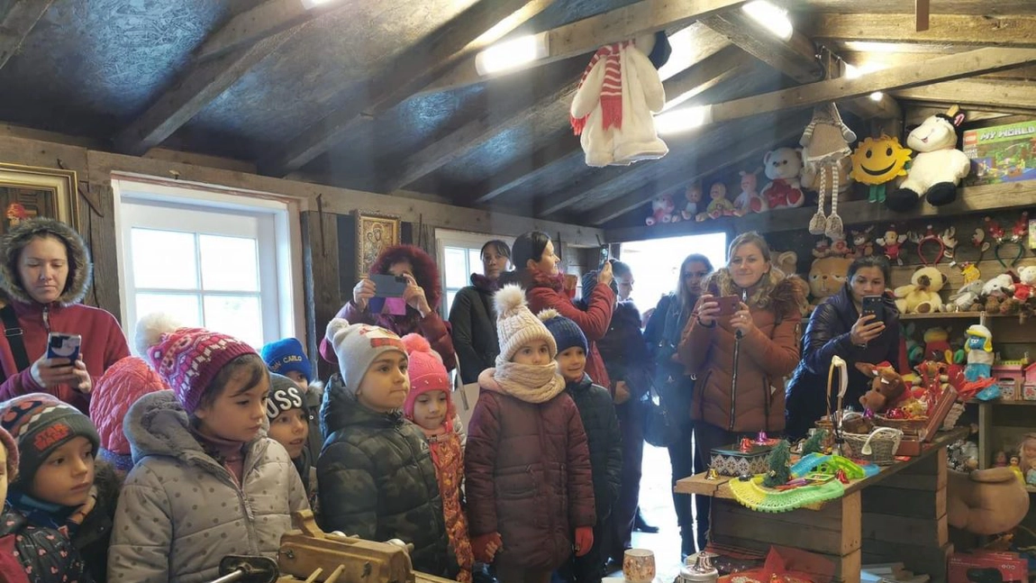 Iată cum arată Satul lui Moș Crăciun din Neamț! În Iași, primarul Chirica doarme - FOTO