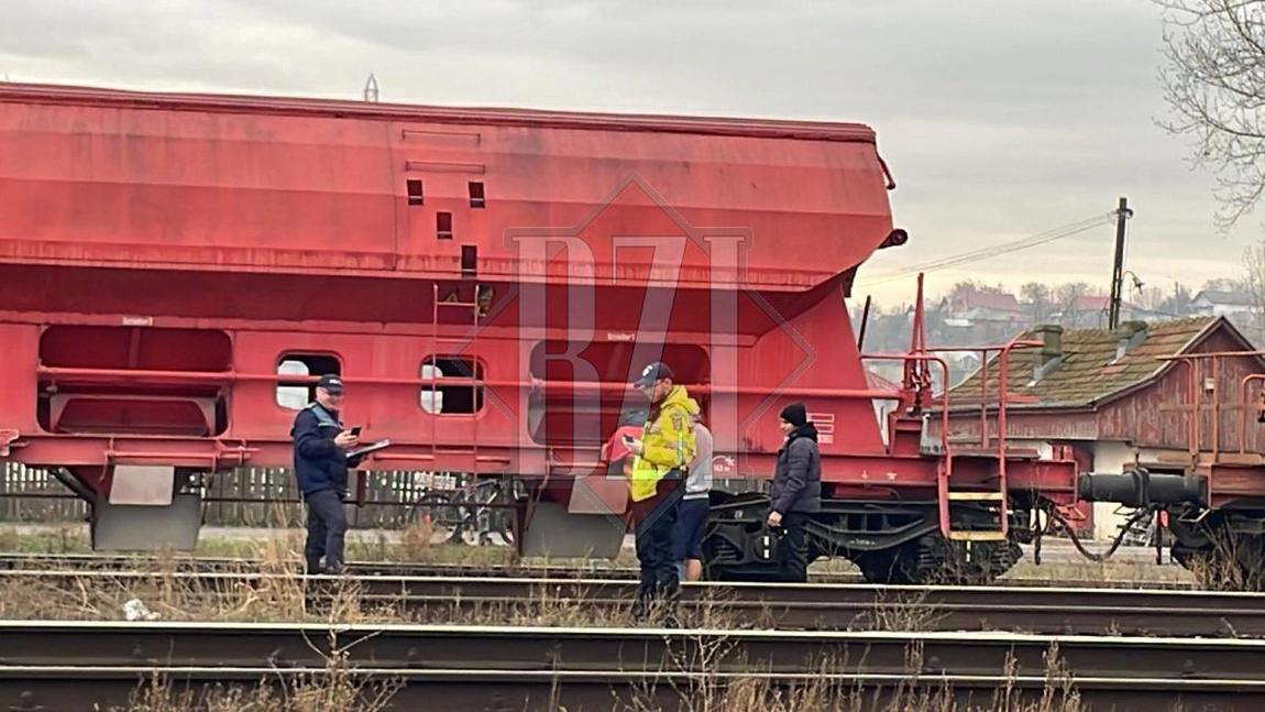 Tragedie la Iași! Un copil a decedat, după ce a fost agățat de tren, la Scobâlțeni - UPDATE, EXCLUSIV, FOTO, VIDEO