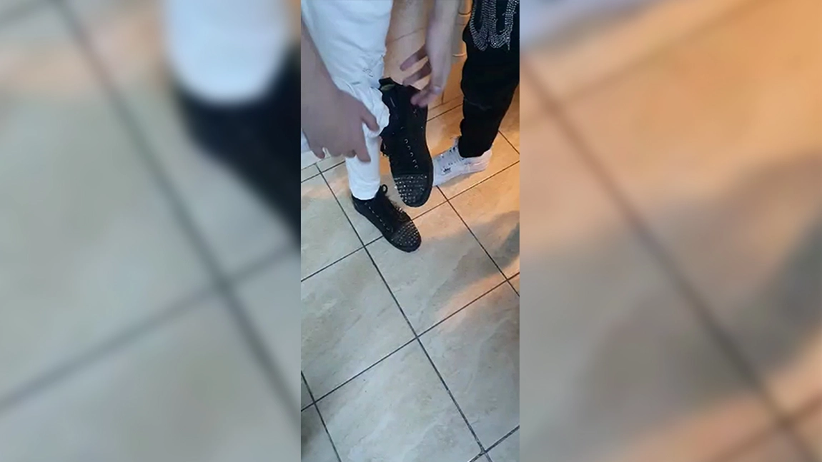 Droguri ascunse în încălțăminte, la Balul Bobocilor din Râmnicu Vâlcea