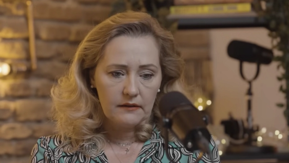 Elena Lasconi va merge în Paris, acolo unde locuiește fiica ei, pentru a lămuri situația tensionată dintre ele. „Mă pregătesc să plec...