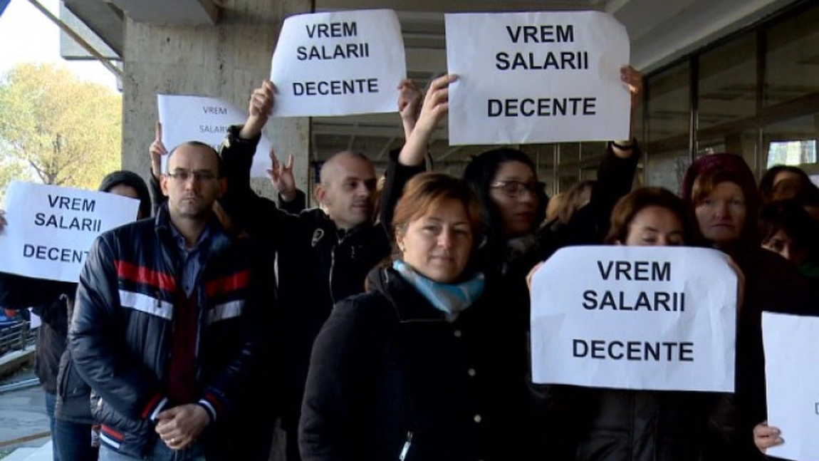 Pensionarii riscă să nu primească pensiile în noiembrie! Casele de Pensii s-au închis, iar angajații din toată țara protestează