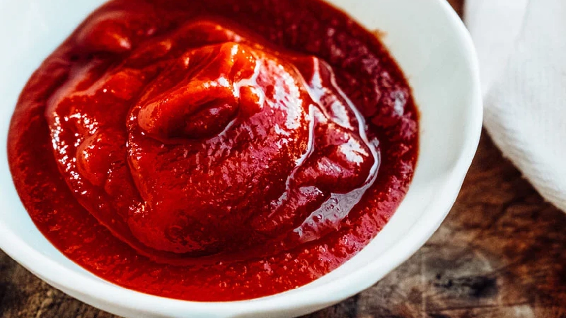 Ketchup de casă pentru iarnă. Rețetă în stil american, cu un gust incomparabil cu cel din magazine