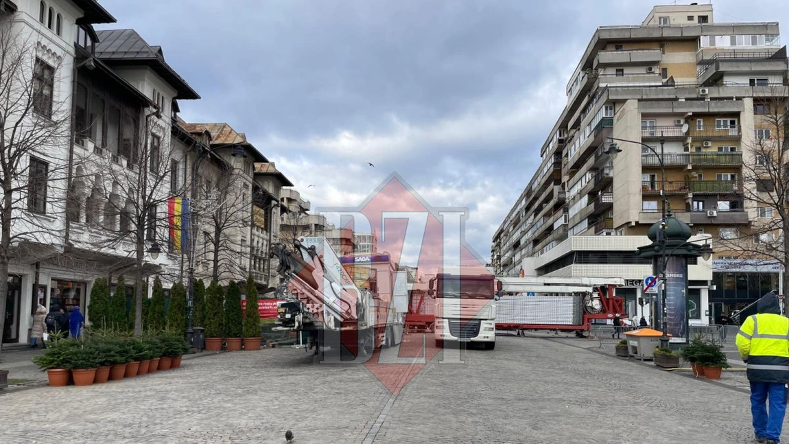Se montează roata panoramică de pe Ştefan cel Mare, la Iaşi - FOTO