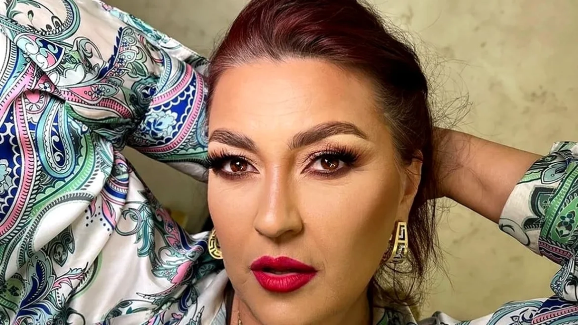 Primele imagini de la priveghiul Ronei Hartner. Sora și fratele regretatei artiste sunt copleșiți de durere