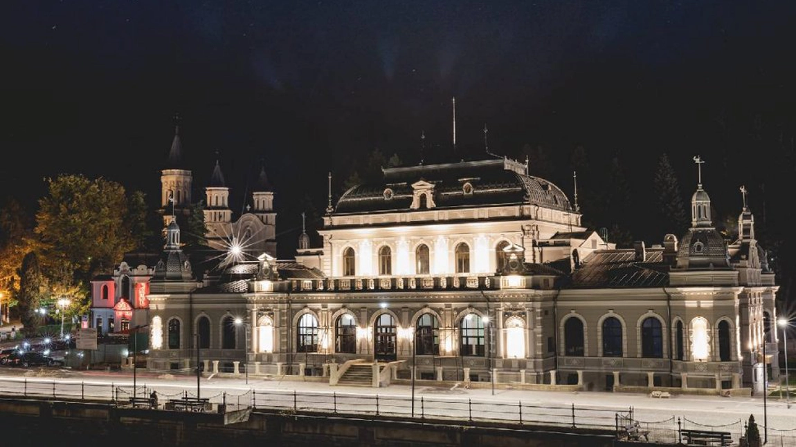 Sfințirea Cazinoului din Vatra Dornei, motiv de furie printre enoriași: 