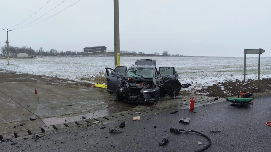 Încă o tragedie pe drumul european! O persoană a decedat și alte patru sunt rănite, după un impact violent. Două autoturisme sunt implicate - EXCLUSIV, FOTO, UPDATE, VIDEO