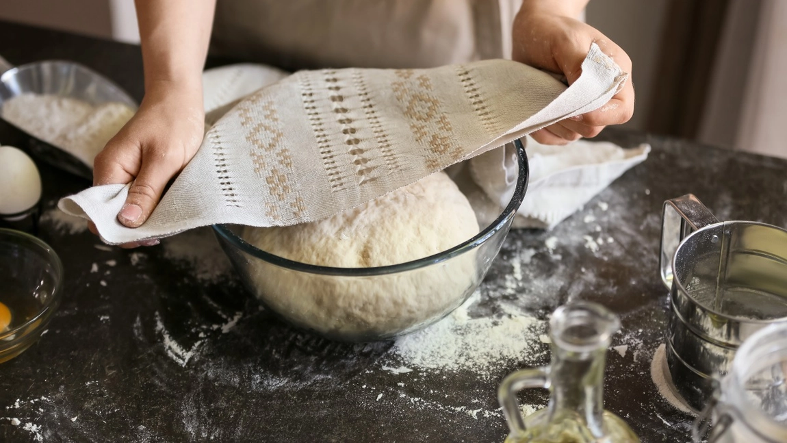 Aluat pentru plăcinte cu drojdie. Rețeta bunicii pentru niște plăcinte pufoase și gustoase