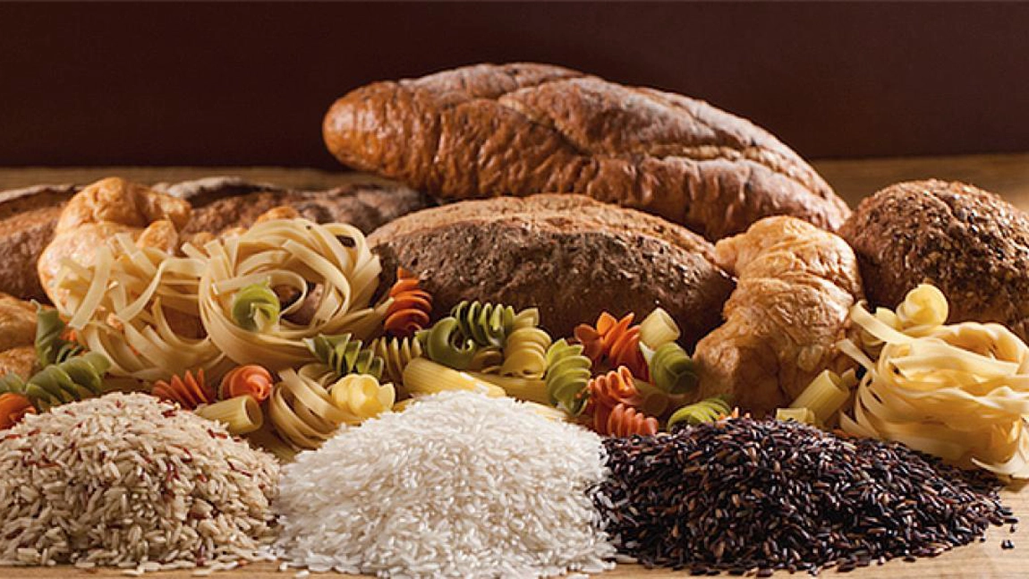 Care sunt carbohidrații care îngrașă? Lista de alimente recomandate de nutriționiști pentru a adăuga în greutate