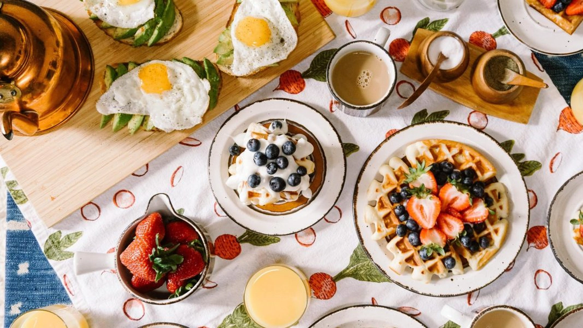 Ce se mănâncă la brunch? 5 idei de preparate cu care sigur nu vei da greș  